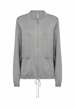 Heled hall kardigan, mis on valmistatud pehmest kangast, millel on lukuga ees, kaks eesmist taskut, ribakujulised mansetid ja nööriga alumine äär.