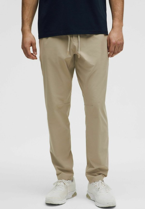 ZEROED IN SLIM-FIT REGULAR - Outdoor-Hose - sheer oak