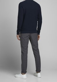 Jack & Jones Tygbyxor - black