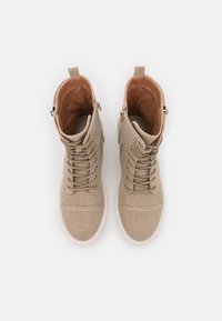 TWINSET Botines con cordones - nude