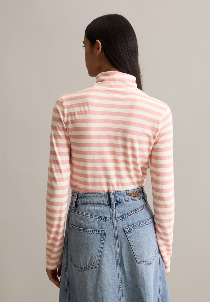 Minijupe en satin fuchsia : Jupes de luxe pour femmes | Anne Fontaine