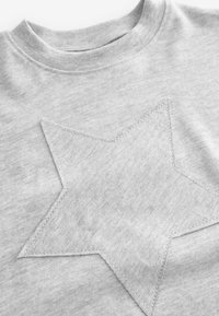 Next SHORT SLEEVE APPLIQUÉ - REGULAR FIT - T-shirts print - grey