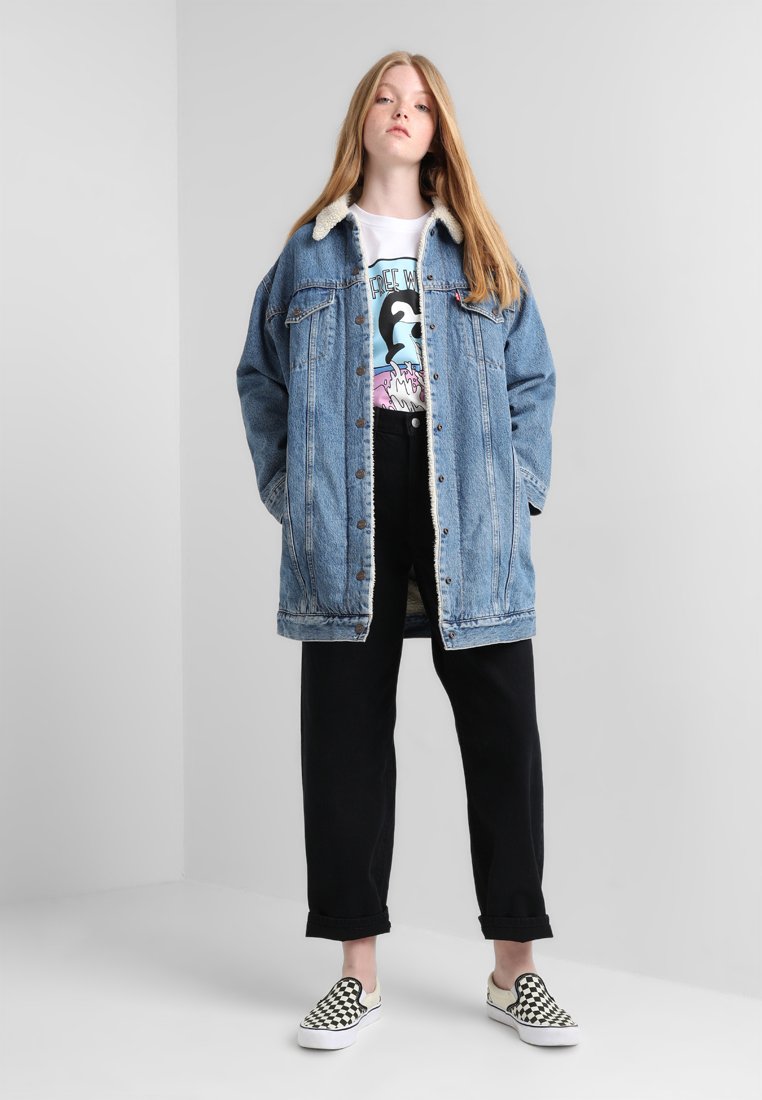 lengthened sherpa trucker