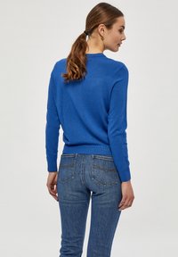 PEPPERCORN PCTANA - Vesta na kopčanje - blue