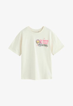 Cremefarbenes T-Shirt mit kurzen Ärmeln, einem Cartoon-Mädchen und pinkfarbenem Text mit dem Schriftzug "PO PEEP ONLY! AT SELECT TOY STORES!" auf der Brust.
