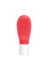 Siliconeapplikator med ett fluffigt, ovalformigt huvud i livlig röd färg. Fäst vid ett slätt, vitt handtag med texturerad yta för bra grepp.