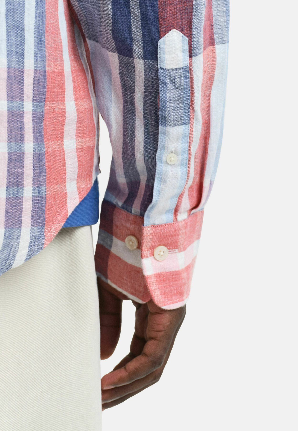 REGULAR FIT