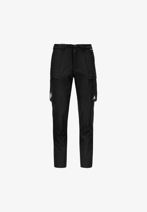 Pantaloni cargo neri con molte tasche, cintura in vita e un piccolo logo riflettente sulla tasca della coscia sinistra.