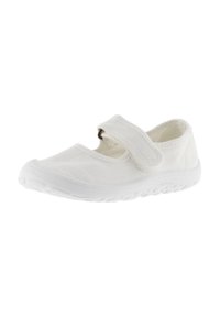Zapato de tela blanca con punta redondeada, cinta de Velcro y suela de goma diseñada para la comodidad. Presenta costuras simples y una superficie texturizada.