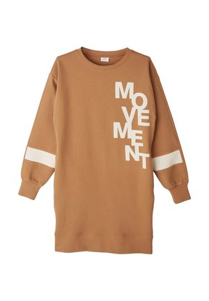 Vestido sudadera marrón con texto en negrita blanco "MOVIMIENTO", mangas largas y franjas blancas en contraste en las mangas. Textura de tejido suave.