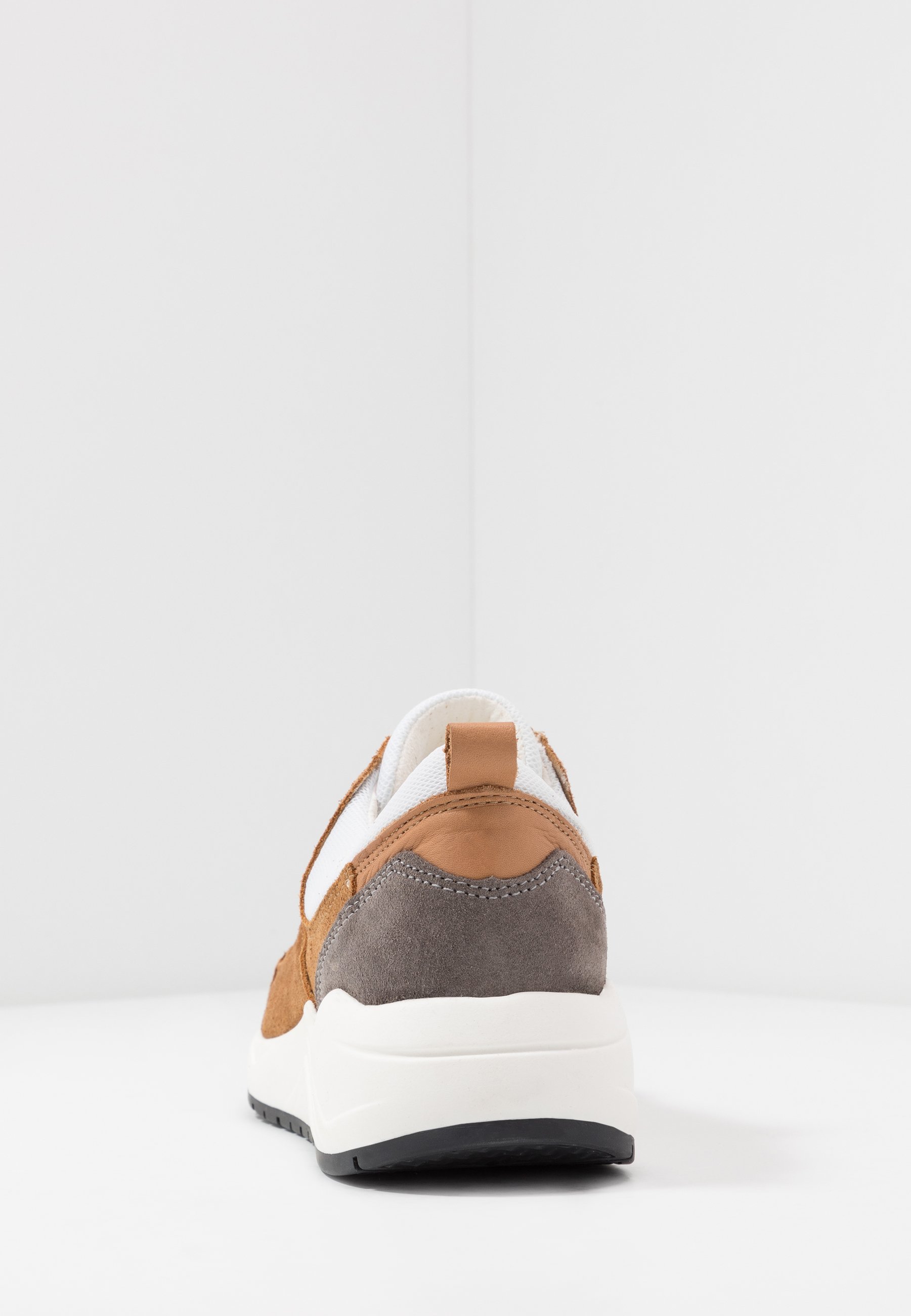 Bianco BIADAKOTA Joggesko medium brown Zalando.no Bianco BIADAKOTA Joggesko black Zalando.no