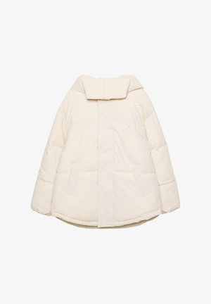 Veste en crème duveteuse avec un col haut, deux poches avant et un ourlet légèrement arrondi. Texture lisse, design décontracté.