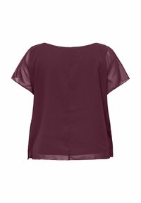 Top corto bordeaux a maniche corte con tessuto liscio, scollatura rotonda e spacchi laterali. Dettagli trasparenti alle maniche e sul retro per un aspetto stratificato.