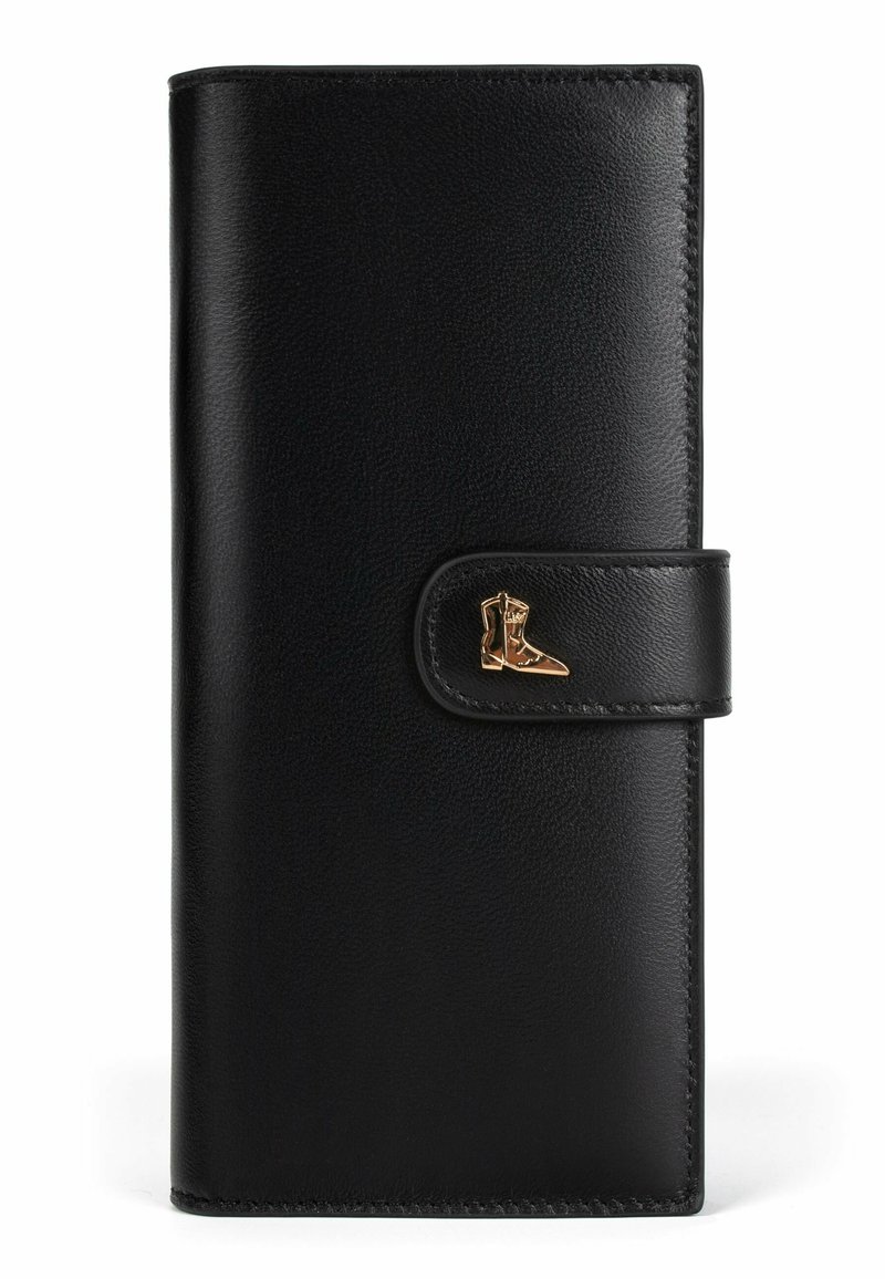 Czarny portfel ze skóry o fakturowanej powierzchni, prostokątnym kształcie i złotym akcentem w kształcie buta na pasku zamknięcia.