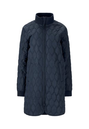 Long manteau matelassé bleu marine foncé avec col montant côtelé, fermeture éclair à l'avant, poches latérales et poignets côtelés aux manches.