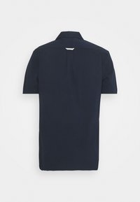 Marineblauwe shirt met korte mouwen en een gestructureerde kraag, voorzien van een rugplooi en zijsplitten, gemaakt van textuurstof.