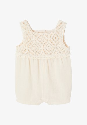 Baby-Strampler in Cremefarben mit ärmellosem gehäkeltem Oberteil mit Diamantmustern und weichem Stoffunterteil.