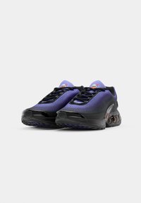 Nike Sportswear AIR MAX DN SE - Sapatilhas - medium violet/total orange/voltage purple/black
