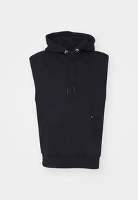 Czarna bezrękawnikowa bluza z kapturem, z kieszenią z przodu, kapturem ze sznurkiem i subtelnym wytłoczonym geometricznym logo na klatce piersiowej.
