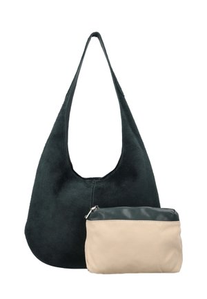 Sort ruskind hobo taske med bred skulderrem sammen med en lille beige og sort lynlåslomme foran.