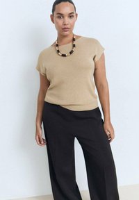 Mango - Basic T-shirt - ecru Thumbnail Image 1