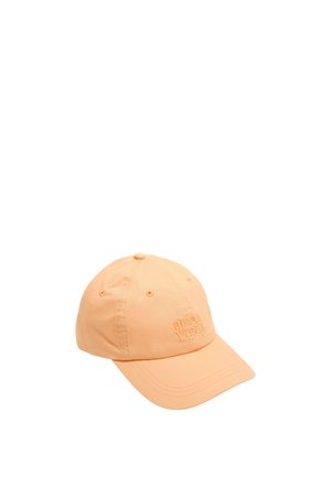 Gorra de béisbol de color naranja claro con texto bordado "BIMBA Y LOLA" en el frente, con diseño de paneles cosidos y ojales de ventilación.