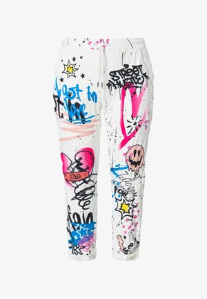 Valkoiset collegehousut, joissa on graffitityylisiä printtejä vaaleanpunaisena, sinisenä, mustana ja keltaisena. Elastinen vyötärö, jossa on nauha.