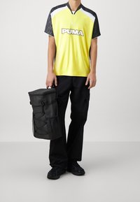 Puma Camiseta estampada - yellow