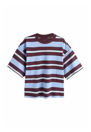 Kurzärmeliges T-Shirt mit breiten horizontalen Streifen in Kastanienbraun und Hellblau, Rundhalsausschnitt und legerer Passform auf weißem Hintergrund.