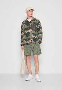 KAVU TEANNAWAY - Felpa in pile - green/multi colour