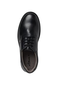 Chaussure habillée en cuir noir avec un bout arrondi, système de laçage et doublure beige. Présente une texture lisse et un branding discret sur la semelle intérieure.
