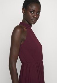 Vero Moda Tall VMMIA MAXI DRESS - Ένδυση για ειδικές περιστάσεις - winetasting