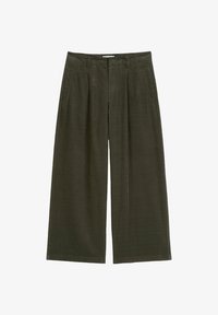 Selected, pineneedle