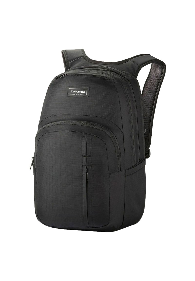 Zaino nero realizzato in tessuto durevole, dotato di diversi scomparti con zip, spallacci imbottiti e una forma rettangolare strutturata.