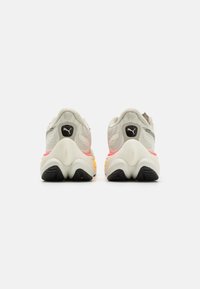 Puma VELOCITY NITRO 3  - Zapatillas running asfalto - vapor gray/sun stream/sunset glow