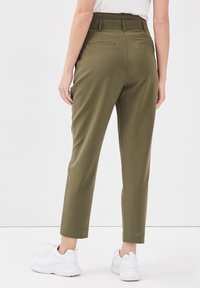 Cache Cache Pantalon classique - khaki