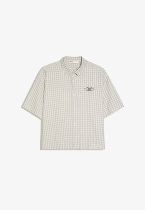 Korte mouw button-up overhemd met licht beige en grijs ruitpatroon en een klein geborduurd logo op de linkerborst.