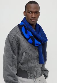 032c SELFIE SCARF UNISEX - Sjal / Tørklæder - dark blue