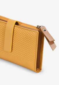 Bosanova Monedero - mostaza