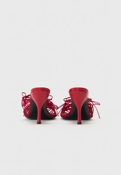 NEOUS AURIGA - Mules à talons - red