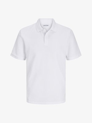 Polo blanc en tissu texturé, avec une patte de bouton, des manches courtes et un petit logo sur la poitrine.