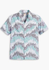 Camisa de manga corta con botones, en patrón abstracto de olas en tonos verde azulado, blanco y gris, y con dos bolsillos en el pecho.