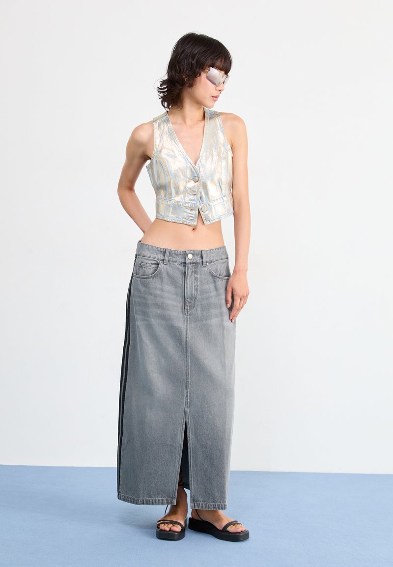 adidas Originals LONG SKIRT - Denimová sukně - washed grey denim