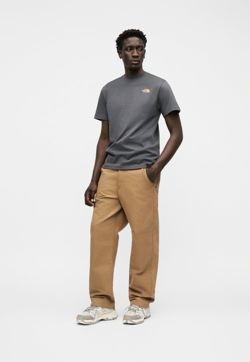 The North Face STONE LOGO RELAXED SHORT SLEEVE TEE - Print T-shirt - anthracite grey — foto 2