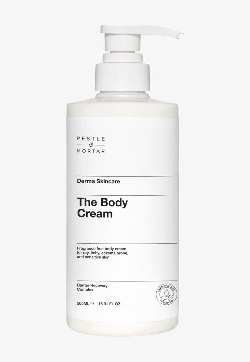Flacon de crème pour le corps Pestle & Mortar Derma Skincare avec pompe, sans parfum, pour peau sèche, irritée, sujette à l'eczéma et sensible, 500 ml.