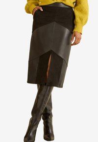 REGULAR FIT -  MIDI - Gonna a tubino - black