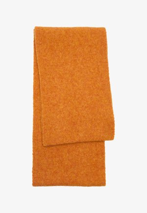 Pomarańczowy szalik w prążki wykonany z miękkiego dzianego materiału, charakteryzujący się fakturowanym wykończeniem. Starannie złożony z czystymi krawędziami.