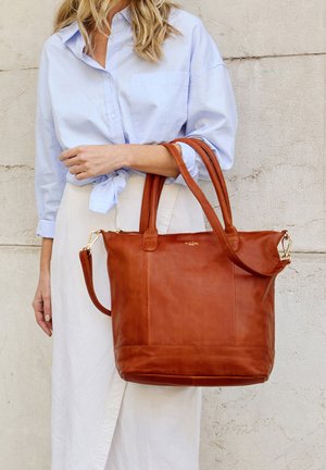 Gusti Leder, MIA - Bolso shopping - braun