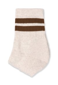 Hvid sok med to vandrette brune striber øverst. Lavet af strikket stof med ribbet tekstur. Buet tådesign.