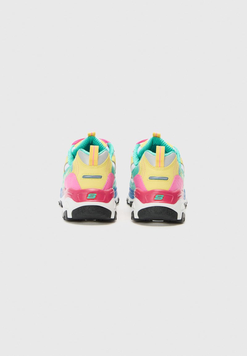Färgglada sneakers med en blandning av gula, rosa, blå och gröna accenter. Gummisula, strukturerat nätmaterial och dragflikar vid hälarna för enkel påtagning.